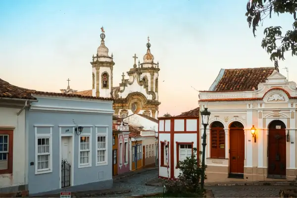 Arquitetura colonial em cidade histórica